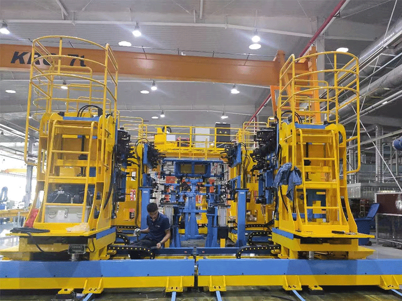 裝甲車焊接生產(chǎn)線