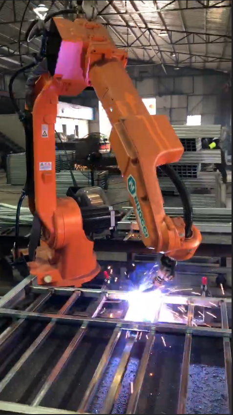 金屬欄桿機(jī)器人焊接工作站